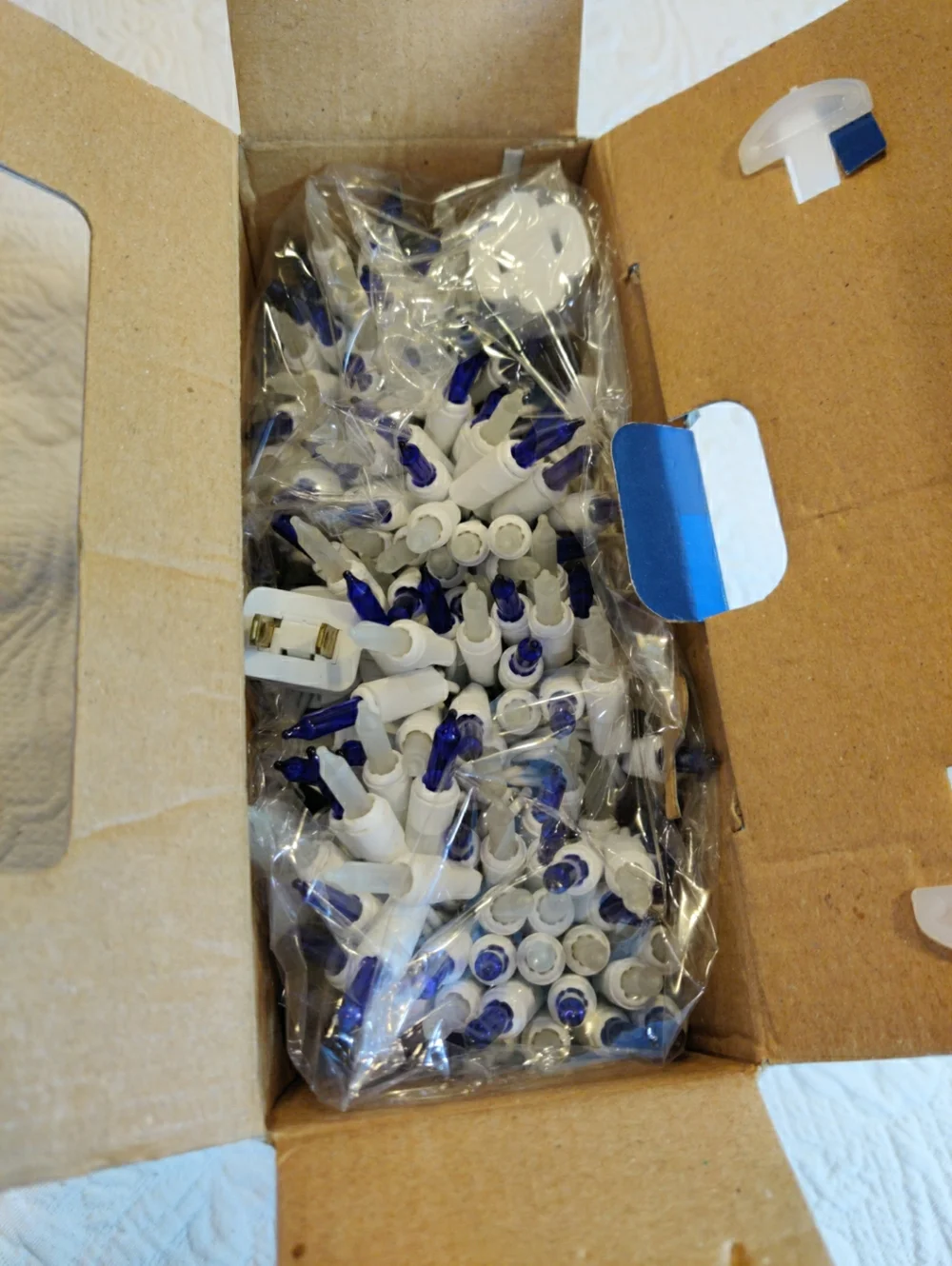300 Count Frosted White & Blue  Twin-Cicle Christmas Lights White Wire New